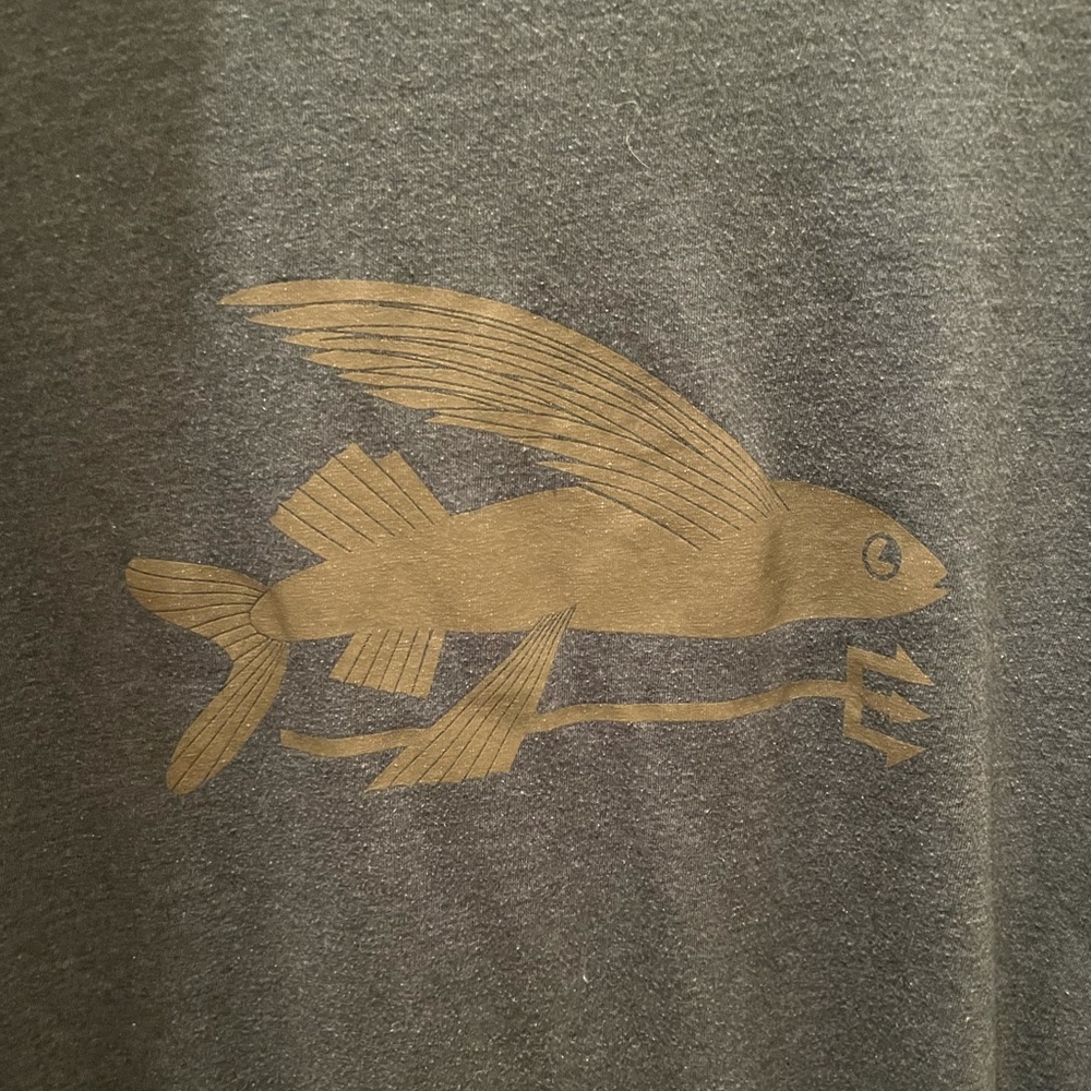 Patagonia flying fish t shirt men’s large